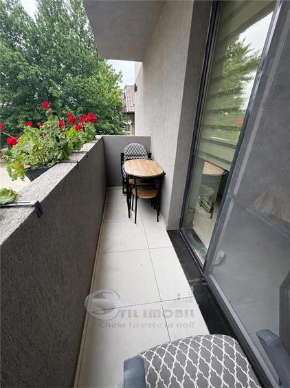 Apartament cu 3 camere semidecomandat în Valea Adâncă