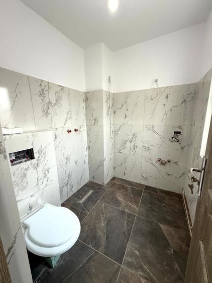 Apartament cu 3 camere decomandat în Șagului