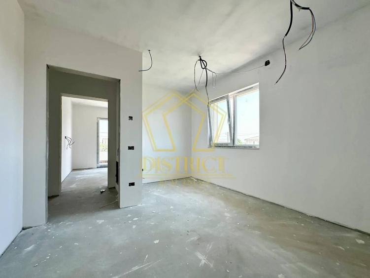 Duplex cu 5 camere cu Canalizare în Dumbrăvița