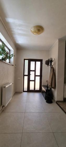 Casă cu 7 camere cu Teren 1500 Mp în Bolintin-Deal