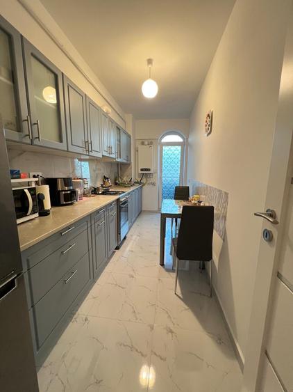 Apartament cu 3 camere decomandat, mobilat în Păcurari