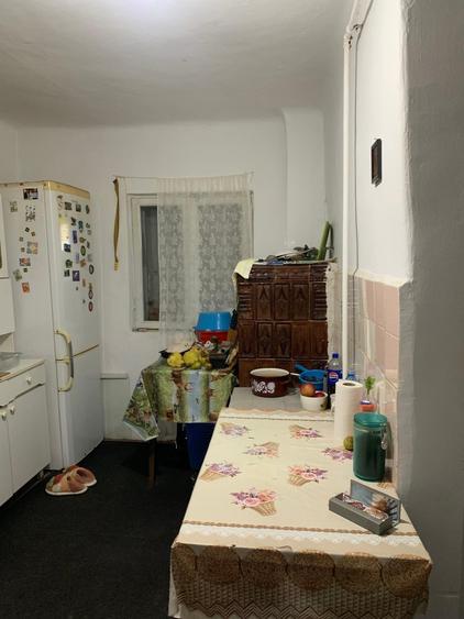 Casă cu 4 camere cu Canalizare în Central