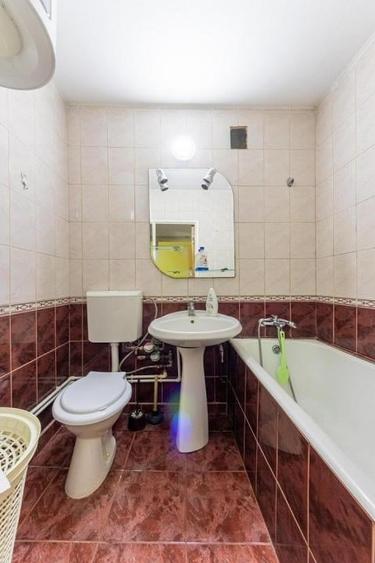 Apartament cu 3 camere în Rahova