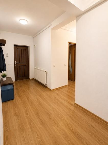 Apartament cu 3 camere decomandat în Gușterița