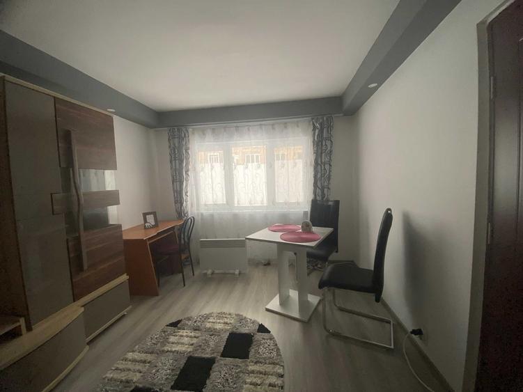 Garsonieră decomandată în Uric