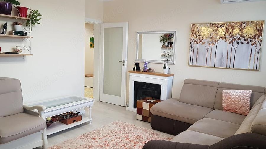 Apartament cu 3 camere decomandat în Primo