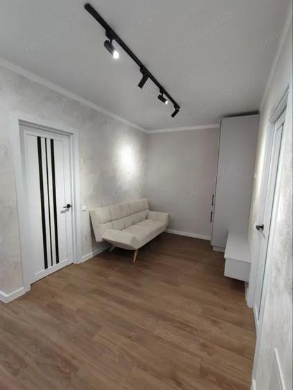 Apartament cu 2 camere decomandat în Pajura