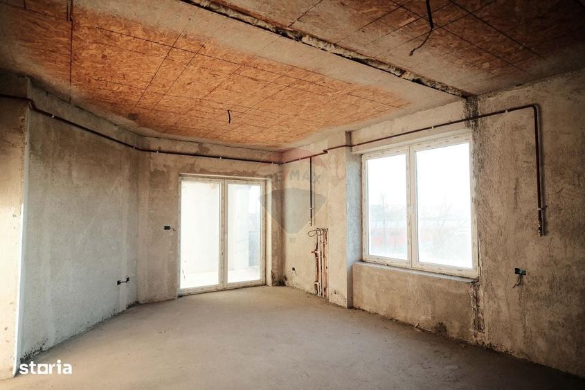 De vanzare bloc la gri format din 9 apartamente Radauti - 9