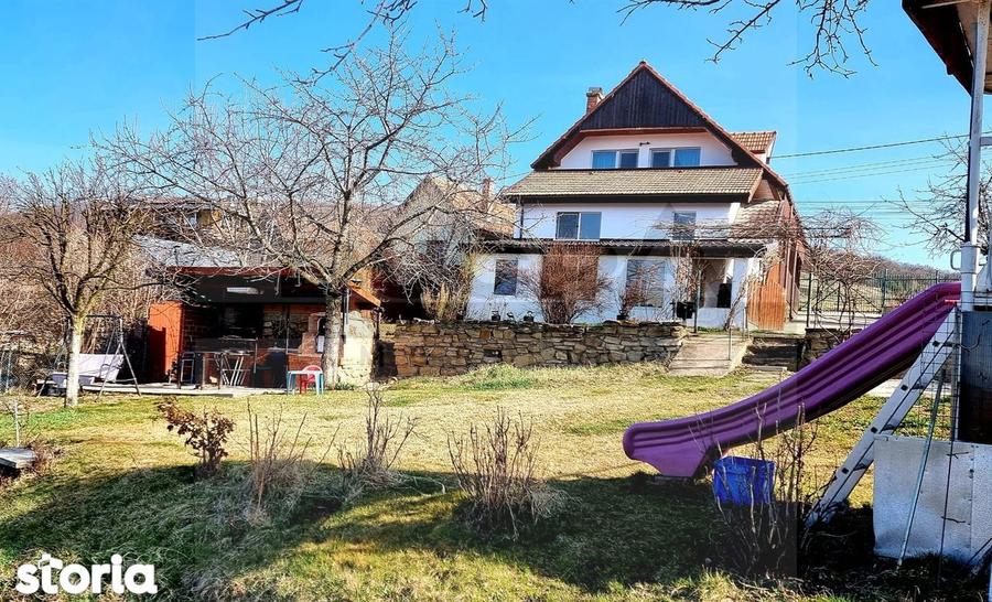 Casă cu 5 camere cu Canalizare în Dâmbul Rotund