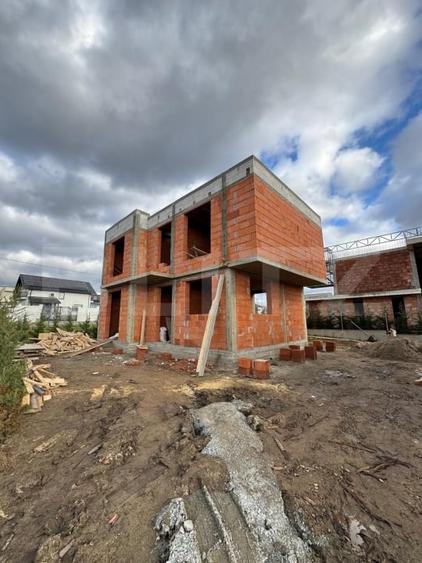 Casa moderna la roșu , 114.95 mp utili,  324 mp teren - Burdujeni - 1