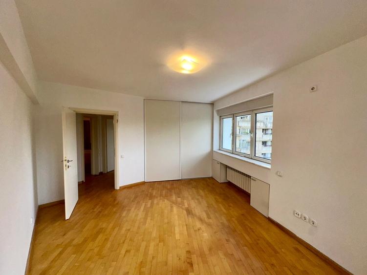 Apartament cu 5 camere, mobilat în Unirii