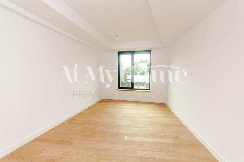 Apartament cu 3 camere decomandat, mobilat în Iancu Nicolae
