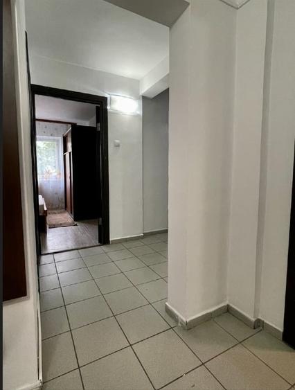 Apartament cu 3 camere decomandat, mobilat în Vitan Mall