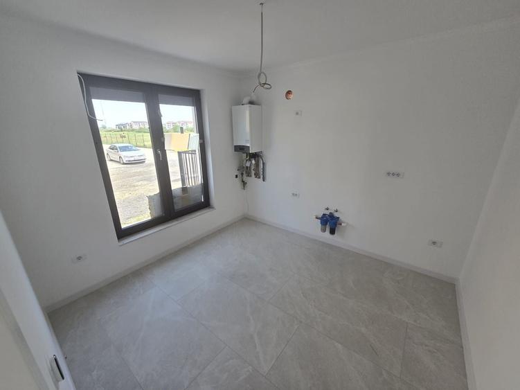 Duplex cu 4 camere cu Canalizare în Giroc