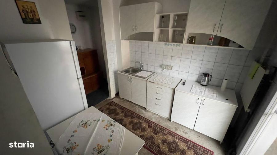 Apartament cu 2 camere decomandat în Petros