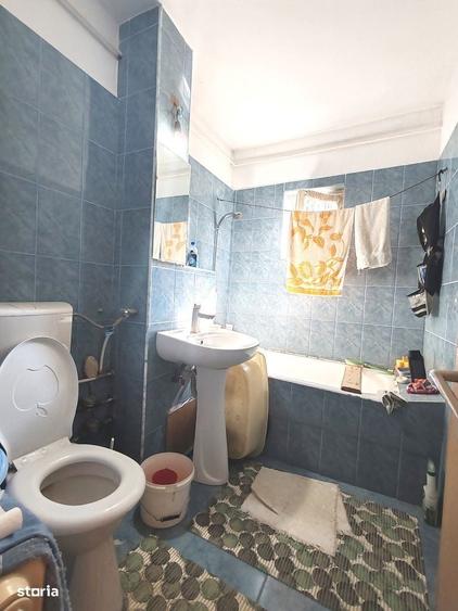 Apartament cu 3 camere decomandat în Prundu