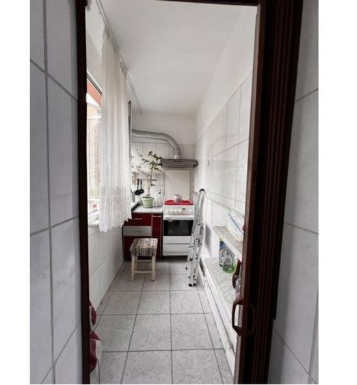Apartament cu 3 camere decomandat în Iancului
