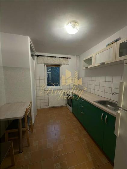 Apartament cu 2 camere semidecomandat, mobilat în Complex Studențesc