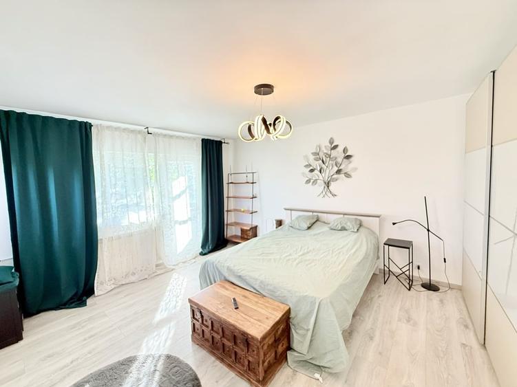 Apartament cu 3 camere semidecomandat în Nord