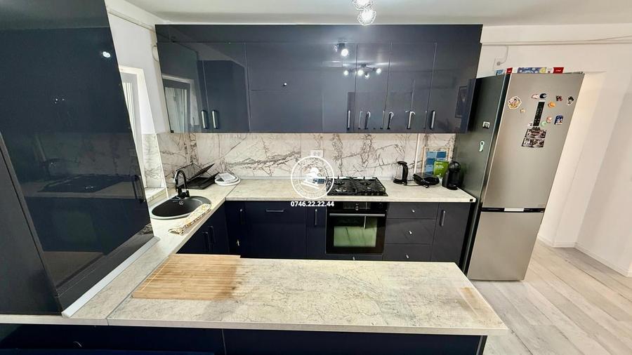 Apartament cu 3 camere în Mircea cel Bătrân