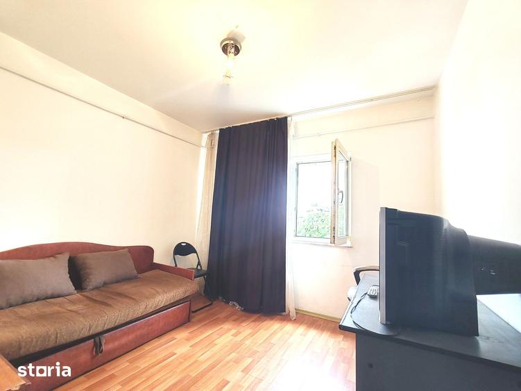 Apartament cu 3 camere decomandat în Prundu