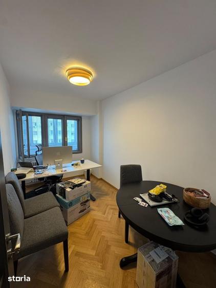 Apartament cu 3 camere semidecomandat în Grivița