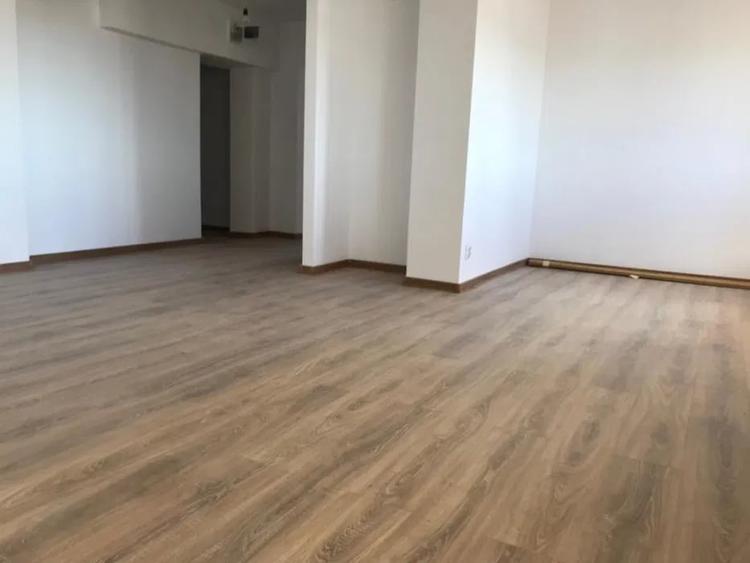 Apartament cu 4 camere decomandat în Pantelimon