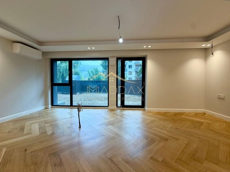 Apartament cu 4 camere în Străulești