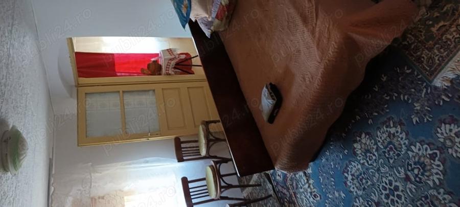Casă cu 4 camere cu Teren 1184 Mp în Central