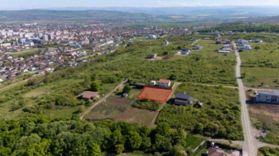 Casă cu Teren 1020 Mp în Central