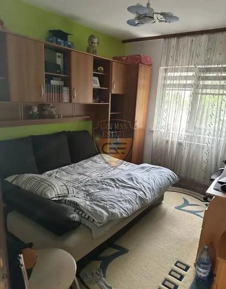 Apartament cu 3 camere decomandat în Anda