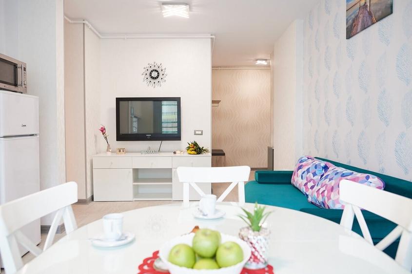 Apartament cu 3 camere decomandat în Mamaia-Sat