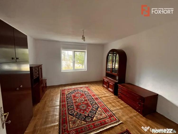 Casă cu 3 camere cu Teren 1438 Mp în Central