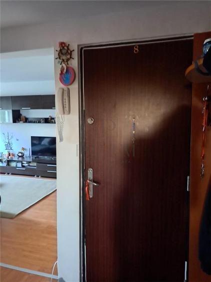 Apartament cu 3 camere decomandat în Lipovei