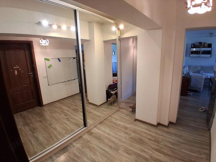 Apartament cu 3 camere decomandat în Păcurari