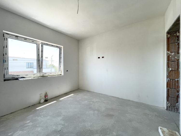 Duplex cu 4 camere cu Canalizare în Moșnița Nouă