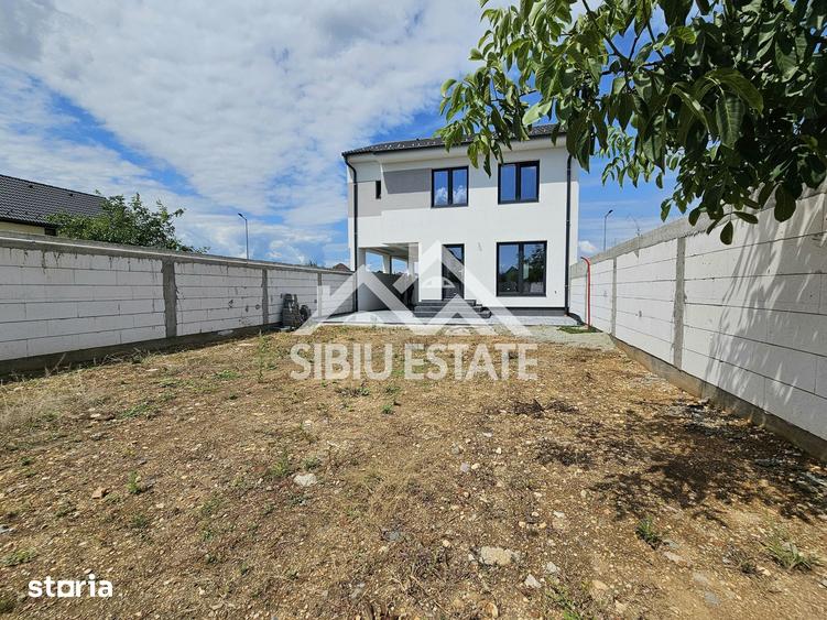 Casă cu 4 camere cu Teren 600 Mp în Țiglari