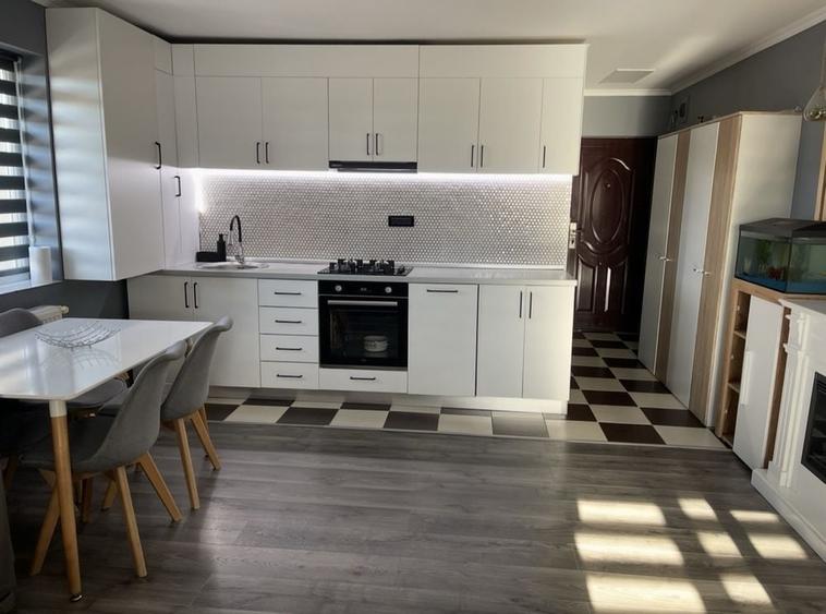 Apartament cu 3 camere decomandat în Decebal
