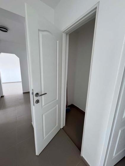 Apartament cu 4 camere decomandat în Cantacuzino
