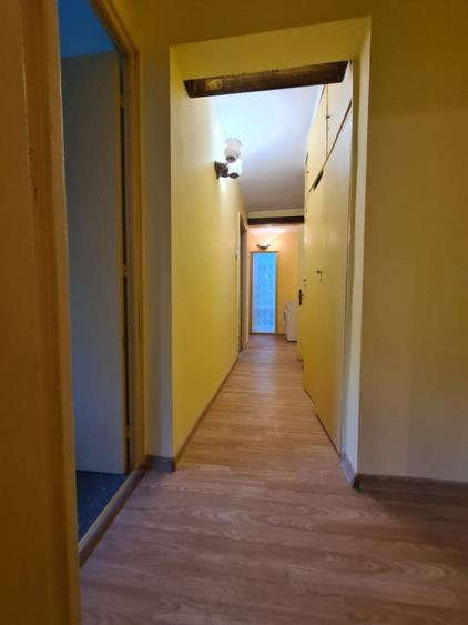 Apartament cu 4 camere decomandat în Vitan