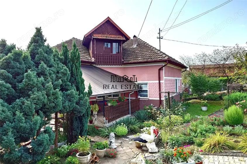 Casă cu 3 camere cu Teren 1430 Mp în Vest