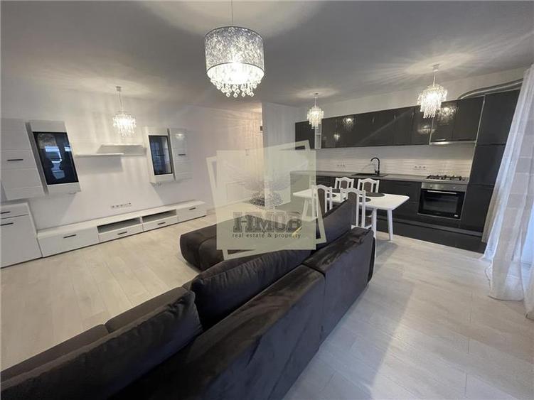 Apartament cu 3 camere decomandat, mobilat în Central