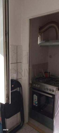 Apartament cu 3 camere semidecomandat în Dâmbovița