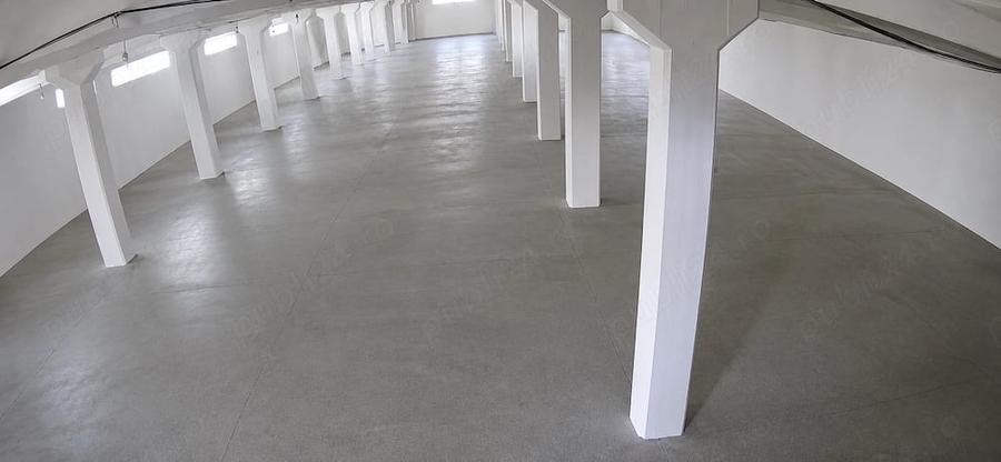 Spațiu comercial, de 2,000 mp, în Giarmata