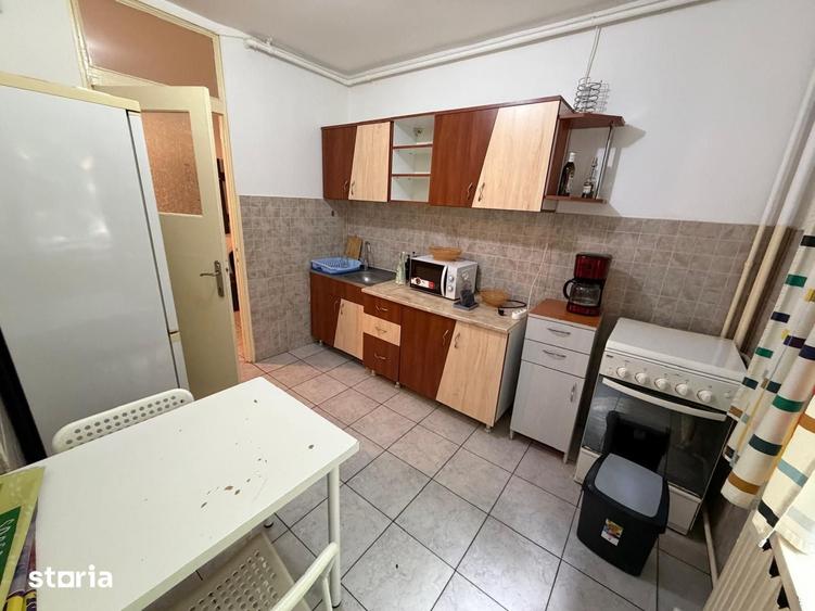 Apartament cu 3 camere decomandat în Rahova