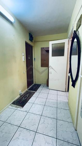 Apartament cu 2 camere semidecomandat în Podu Roș