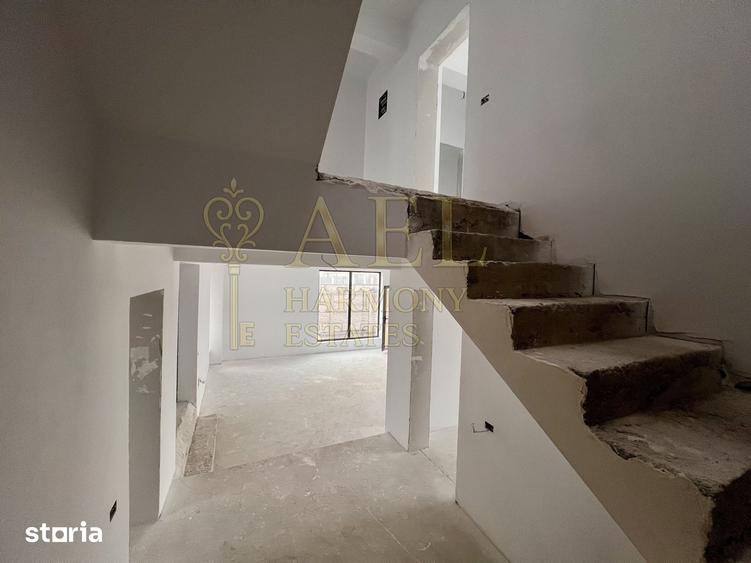 Casă cu 7 camere cu Teren 550 Mp în Ciorogârla