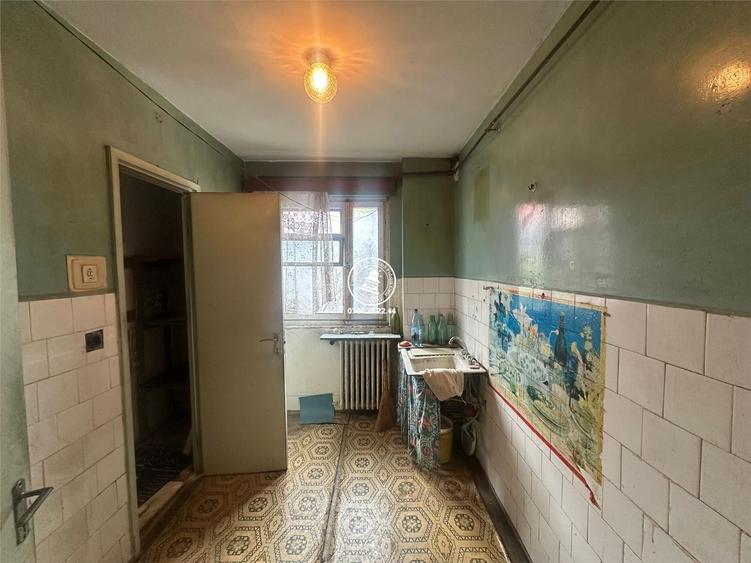 Apartament cu 3 camere decomandat în Tătărași