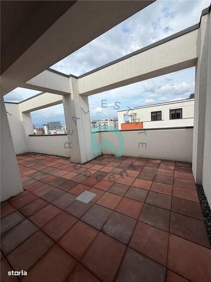 Apartament cu 4 camere decomandat în Central