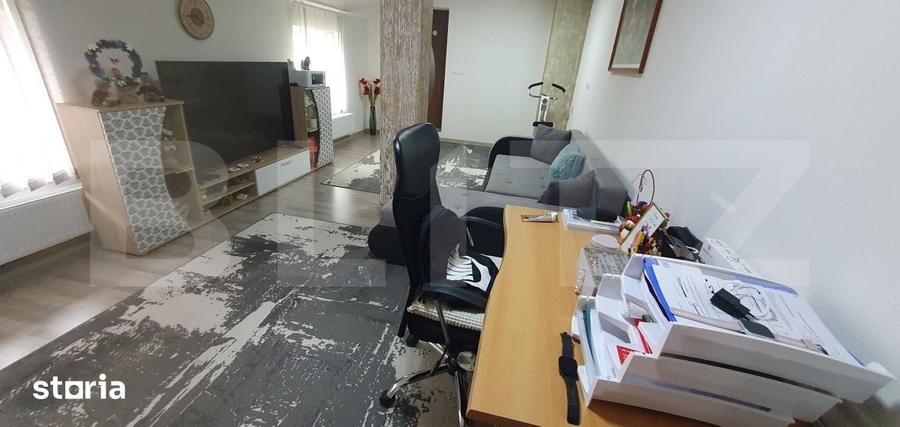 Casă cu 7 camere cu Teren 1750 Mp în Poiana Stampei